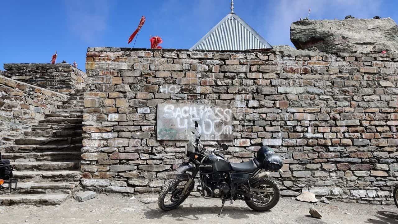 black color himalayan in saach pass and stone hear